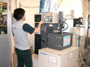 放電加工機